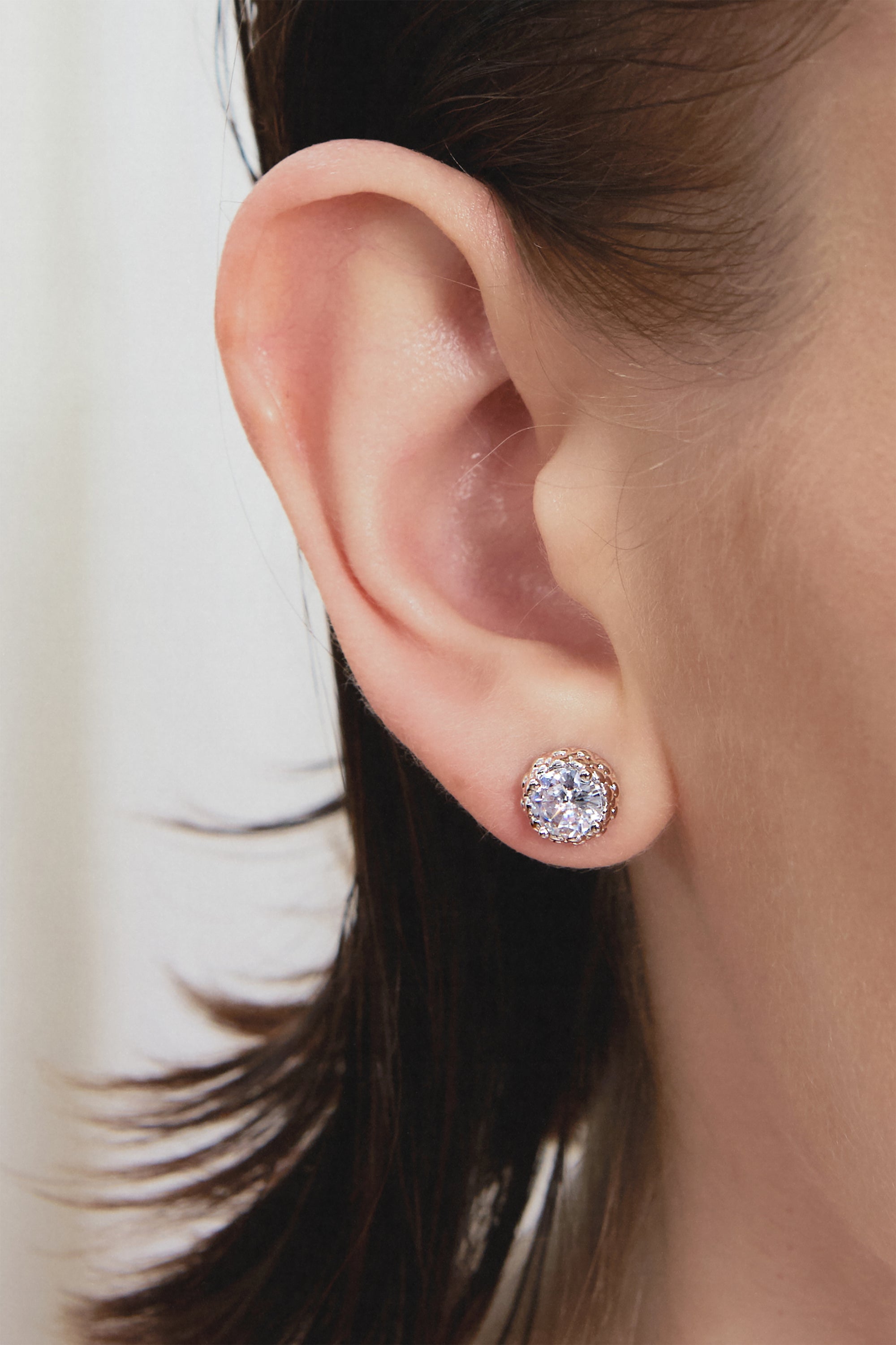 Silver BooneeAlus Round Cut Zircon Studs Jewelry
