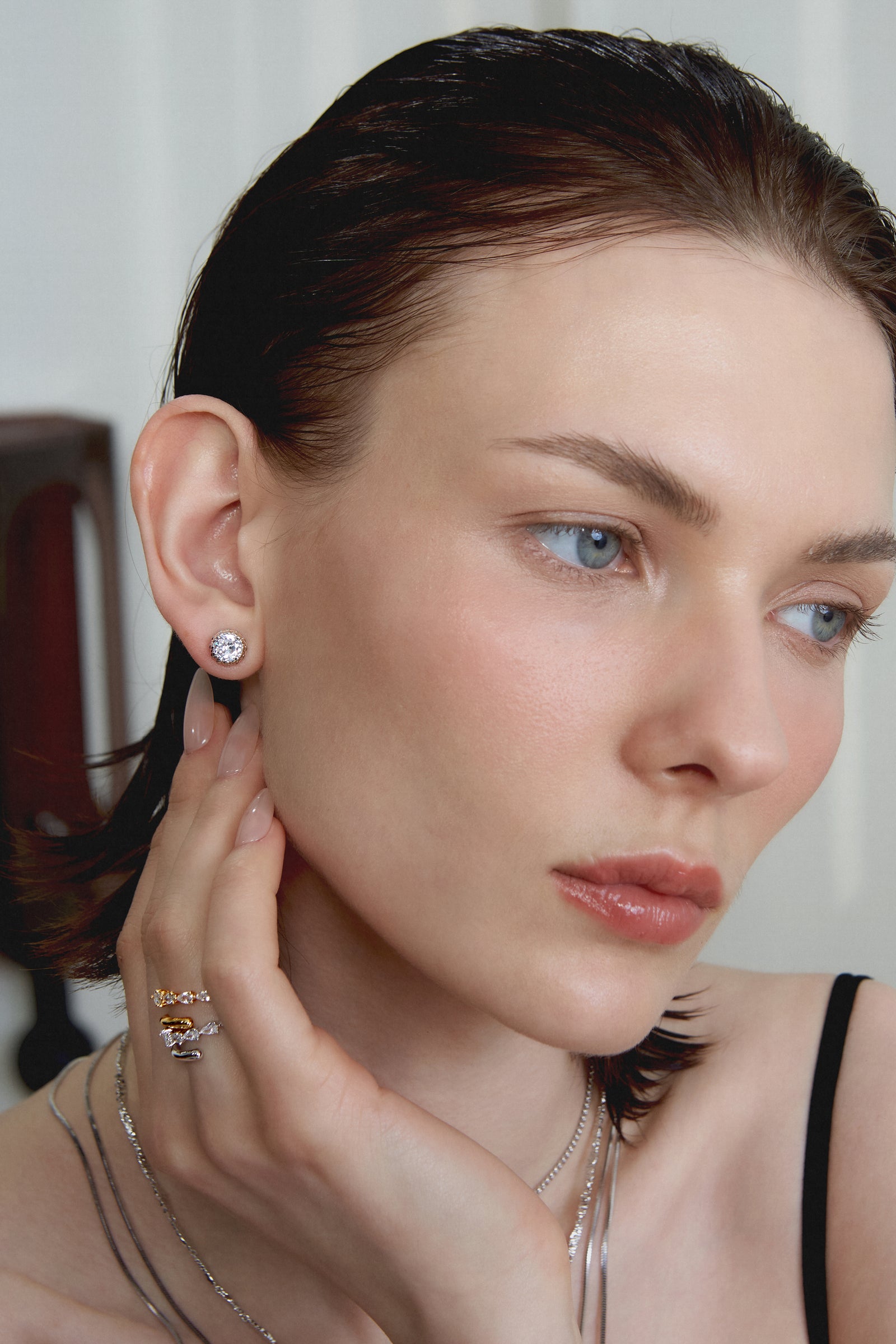 Silver BooneeAlus Round Cut Zircon Studs Jewelry