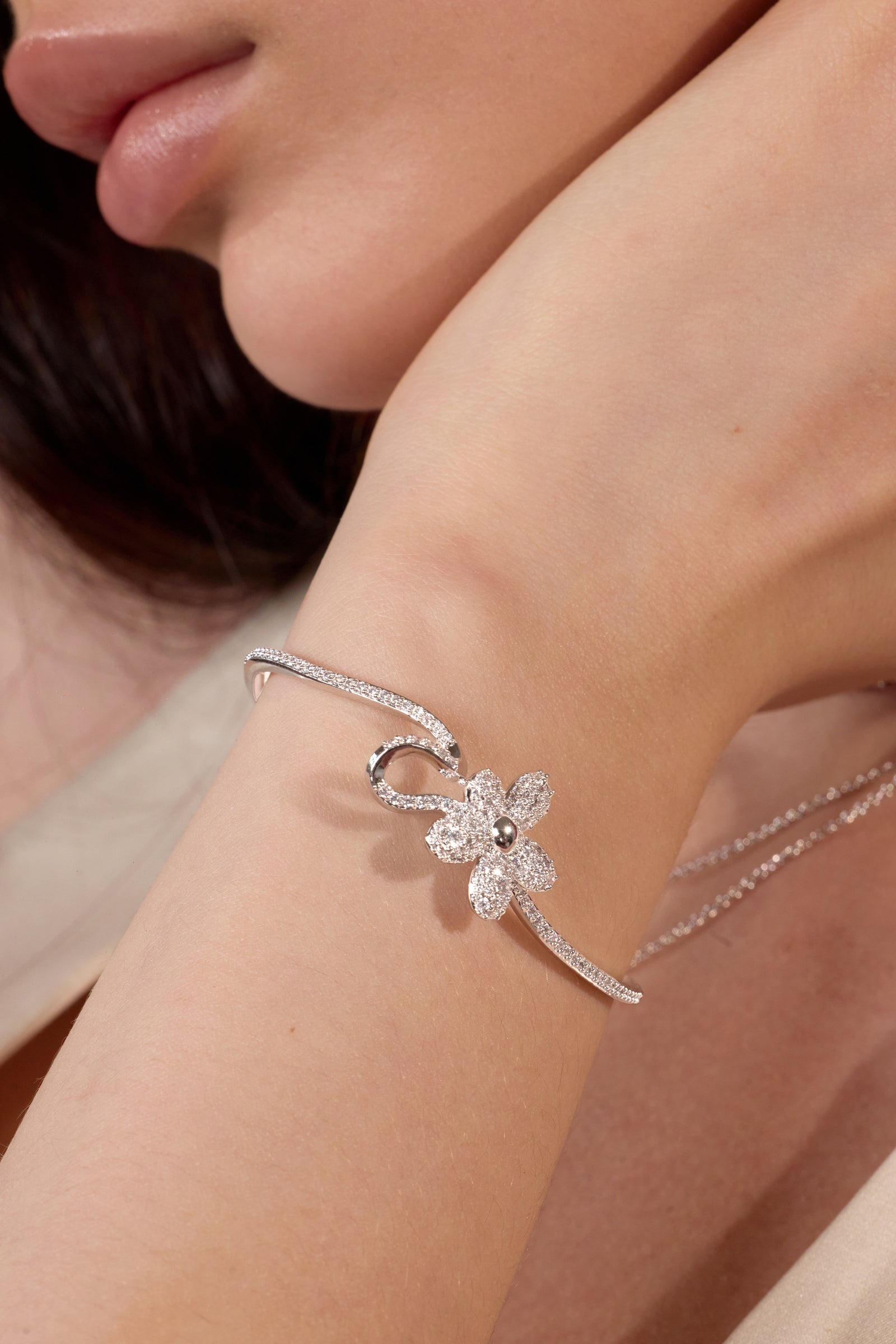 Zircon Floral Thin Open Bangle
