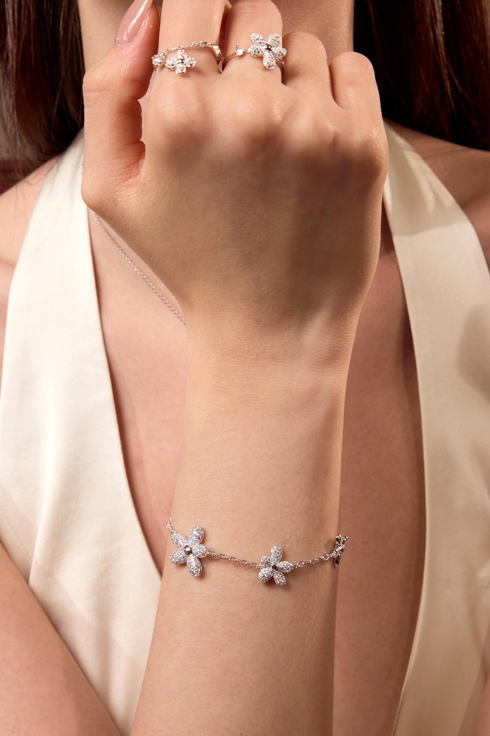Multi Flower Scattered Zircon Bracelet