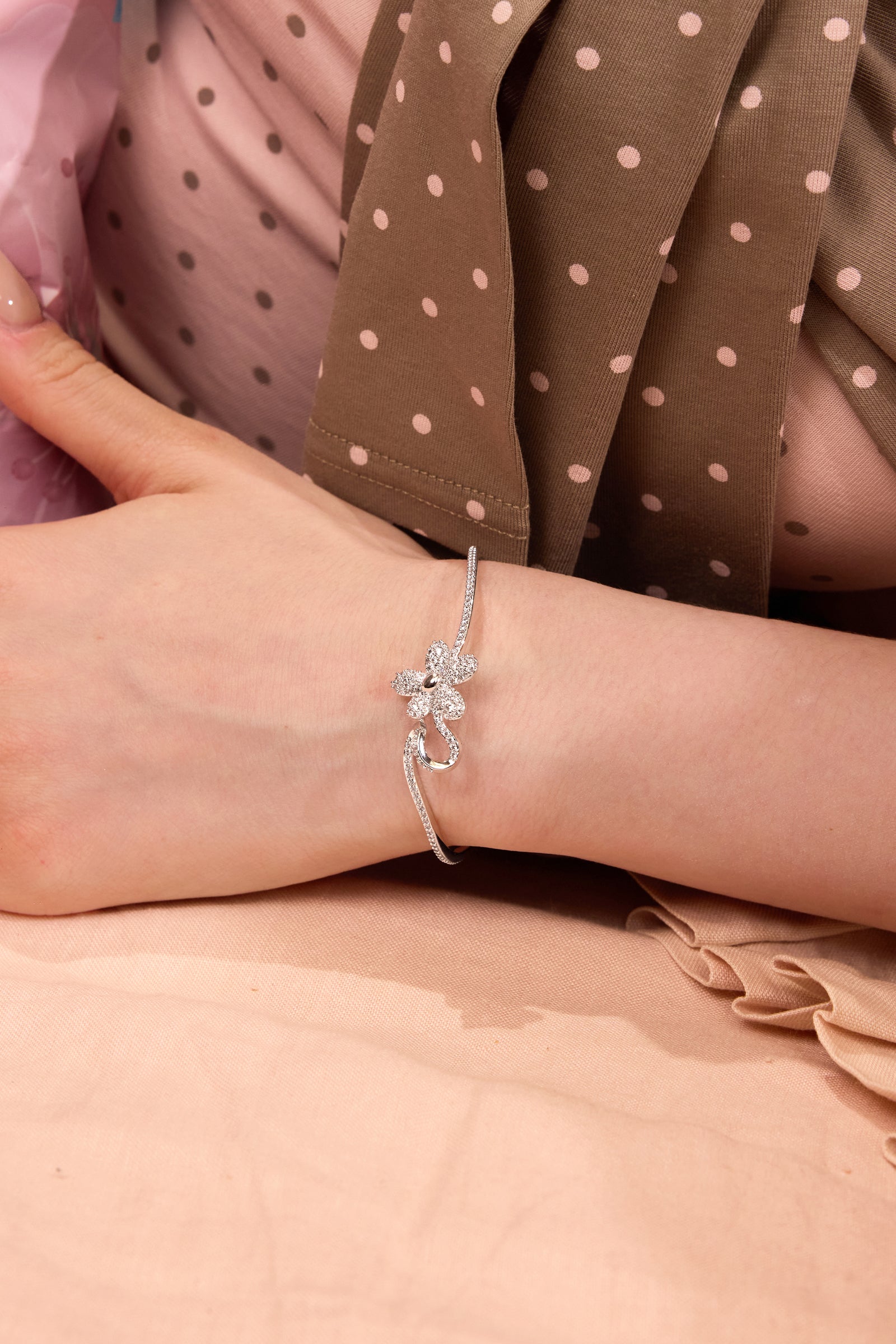 Zircon Floral Thin Open Bangle