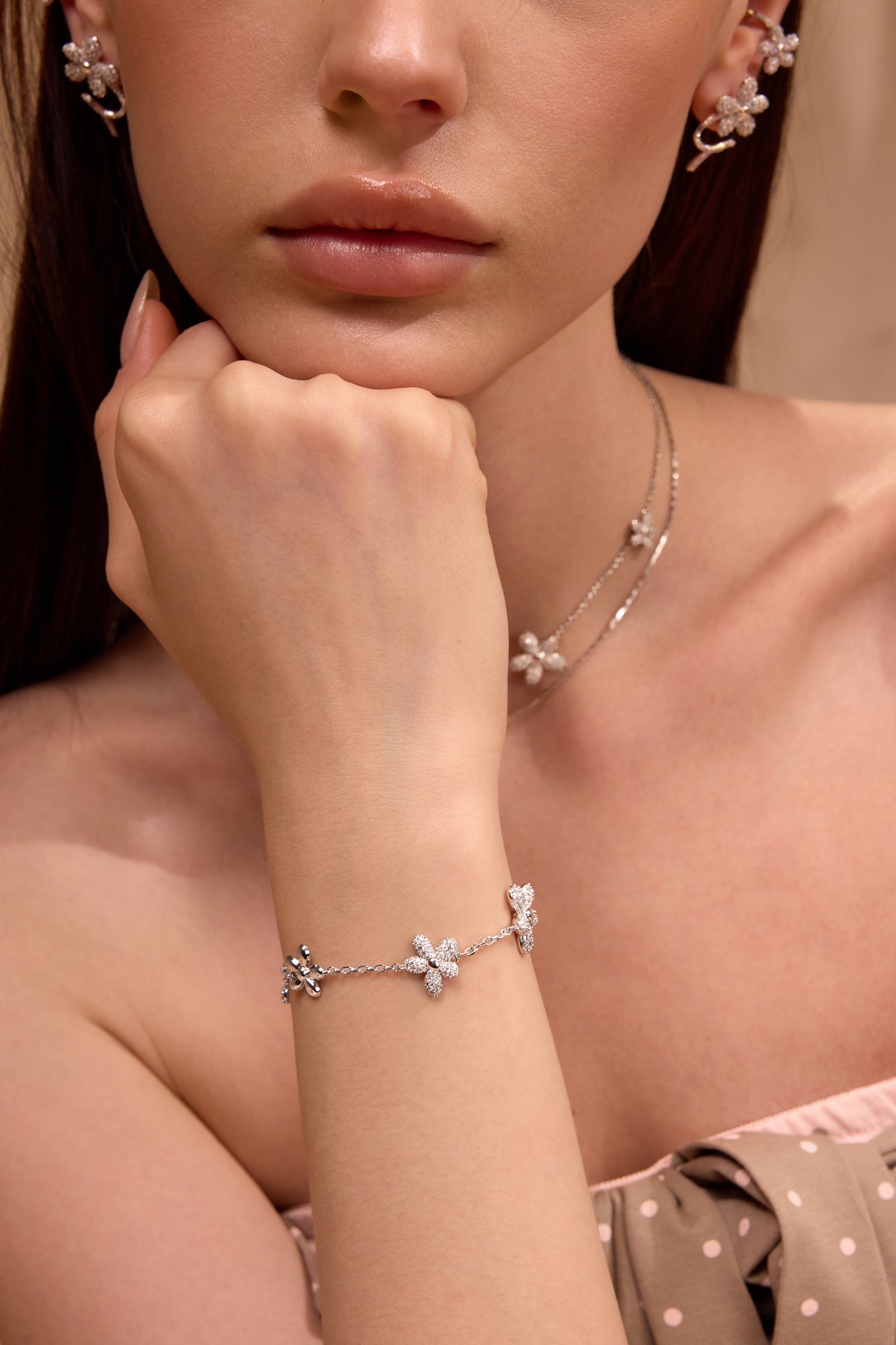 Multi Flower Scattered Zircon Bracelet