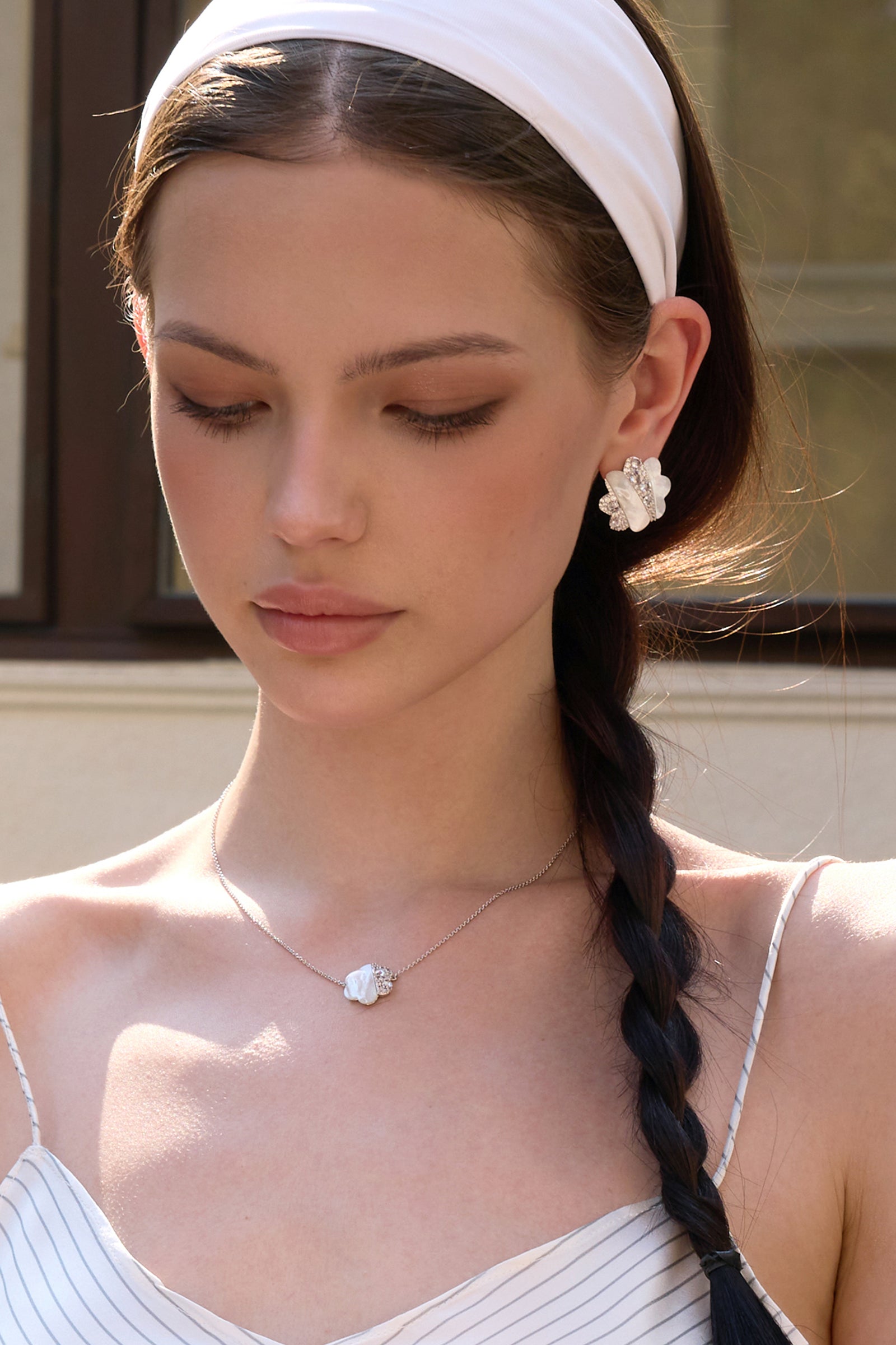 Shell Rhinestone Spliced Flower Earrings