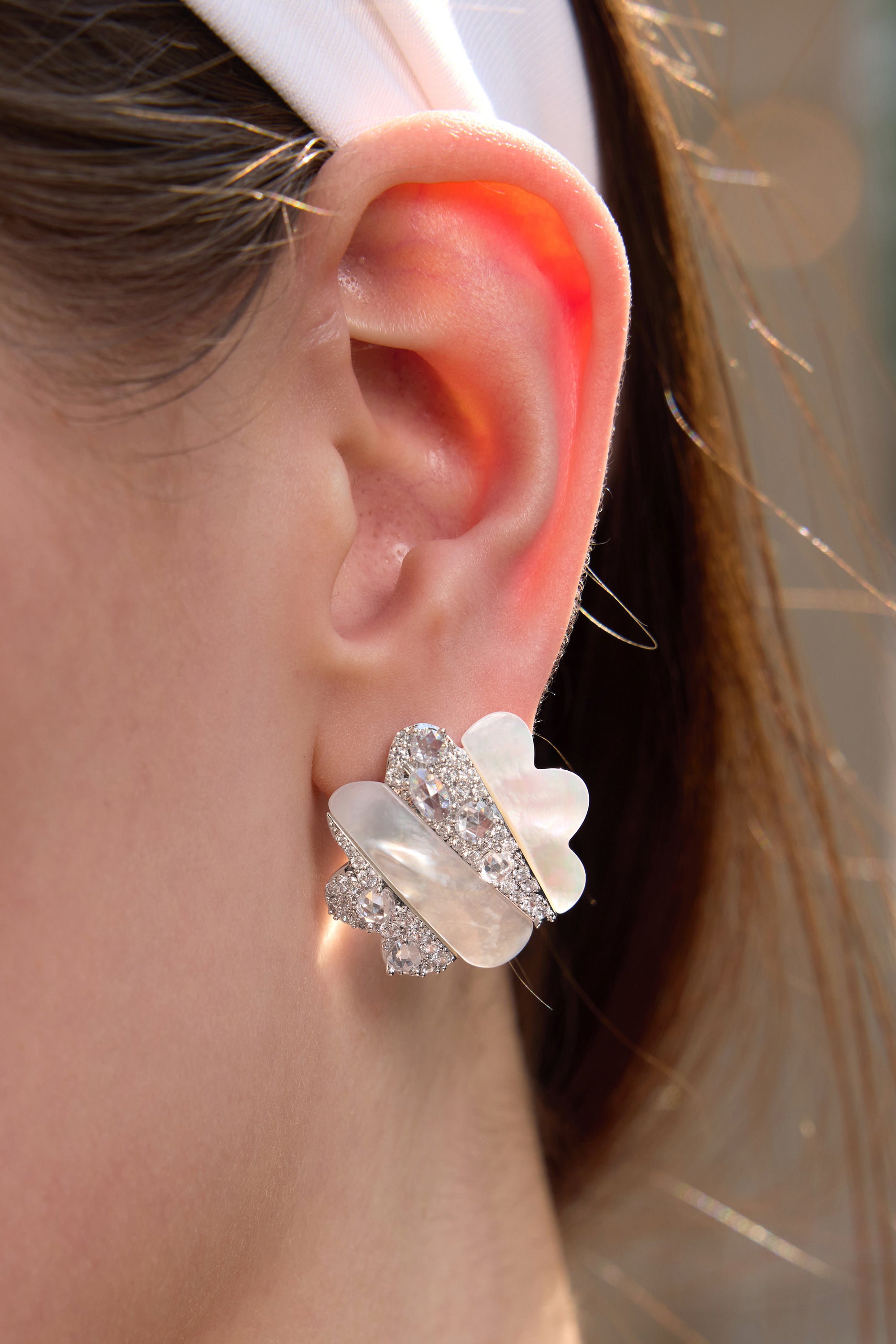Shell Rhinestone Spliced Flower Earrings