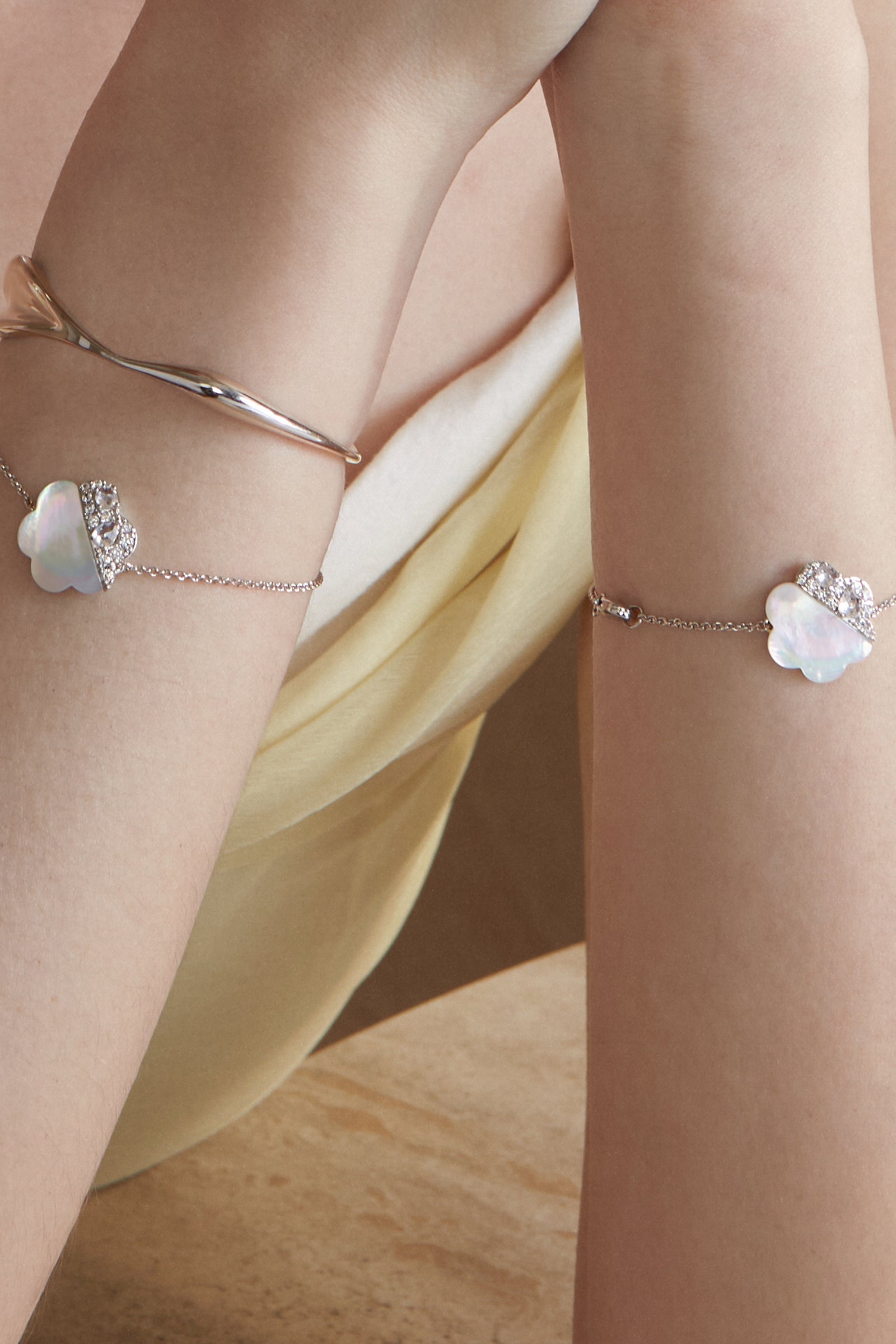 Petal Rhinestone Shell Bracelet