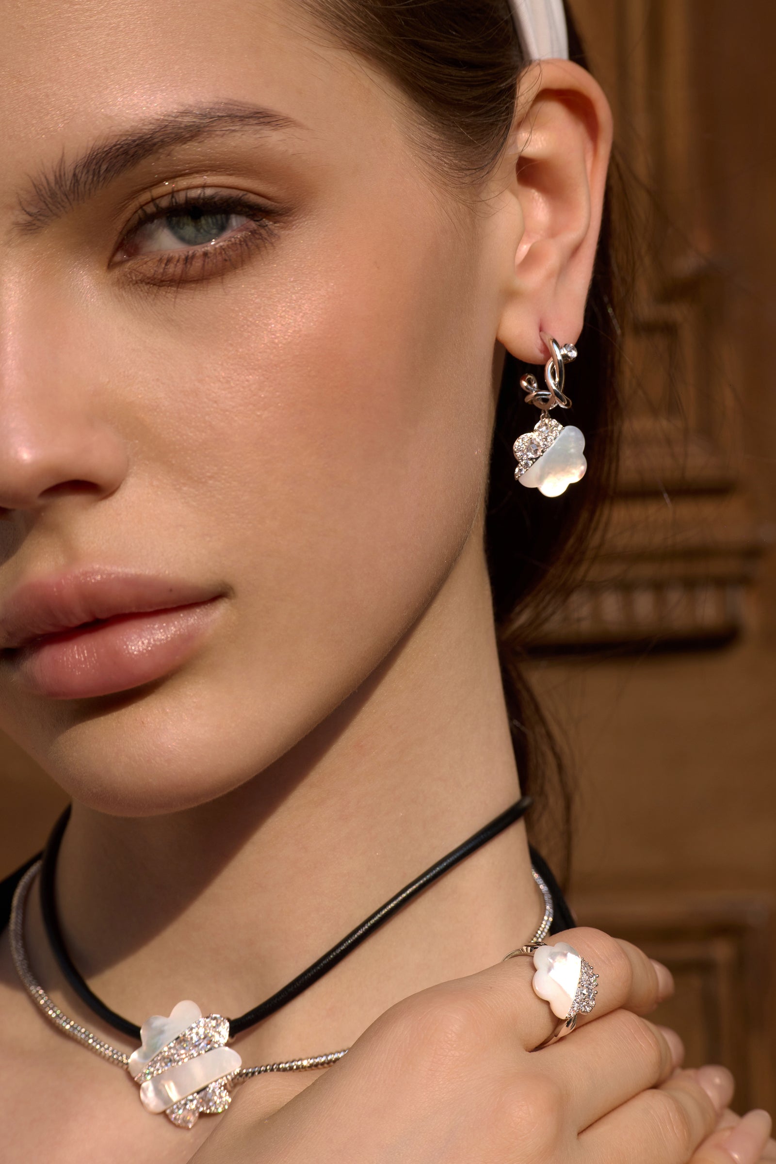Twist Wire Flower Shell Earrings