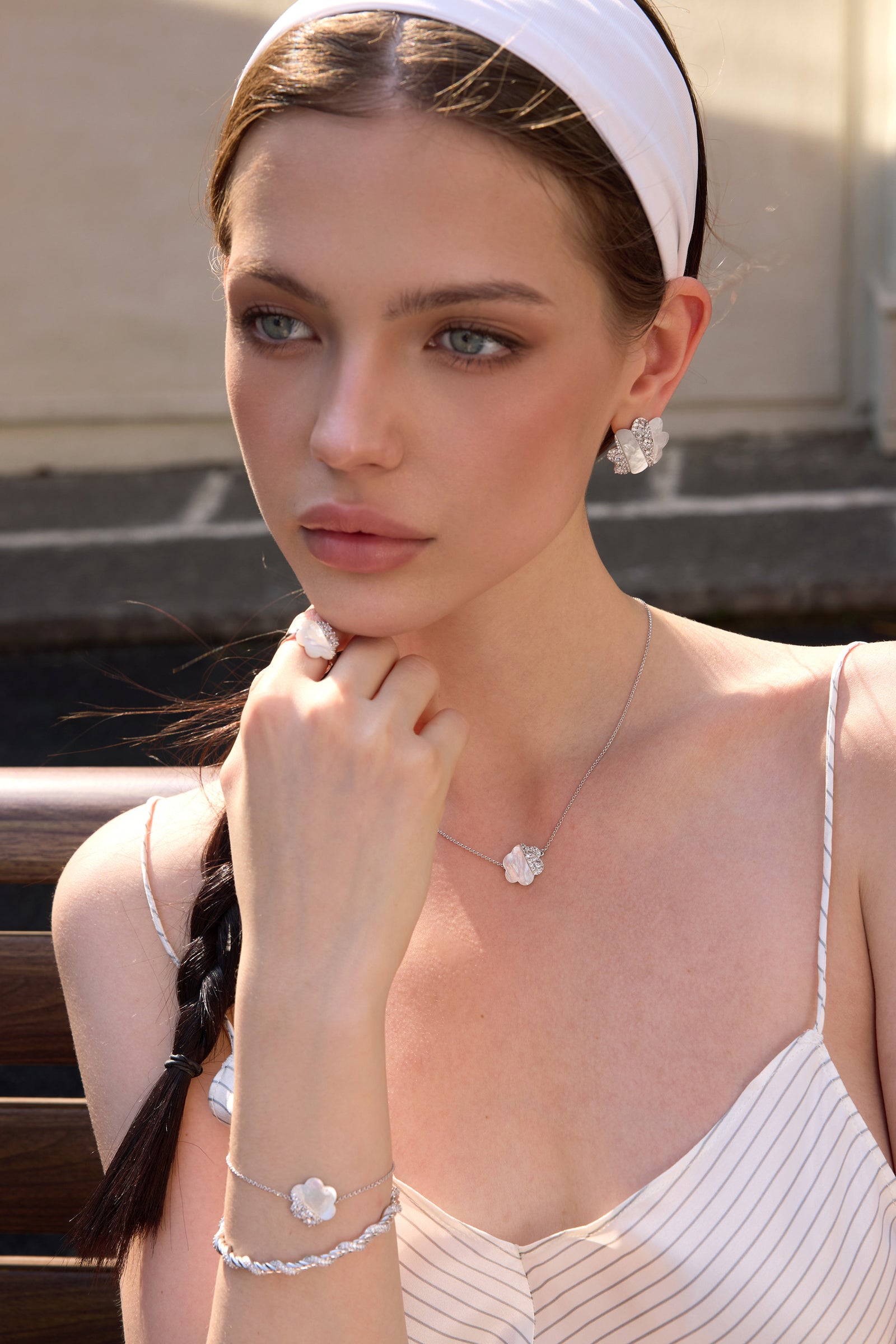 Shell Zircon Flower Necklace