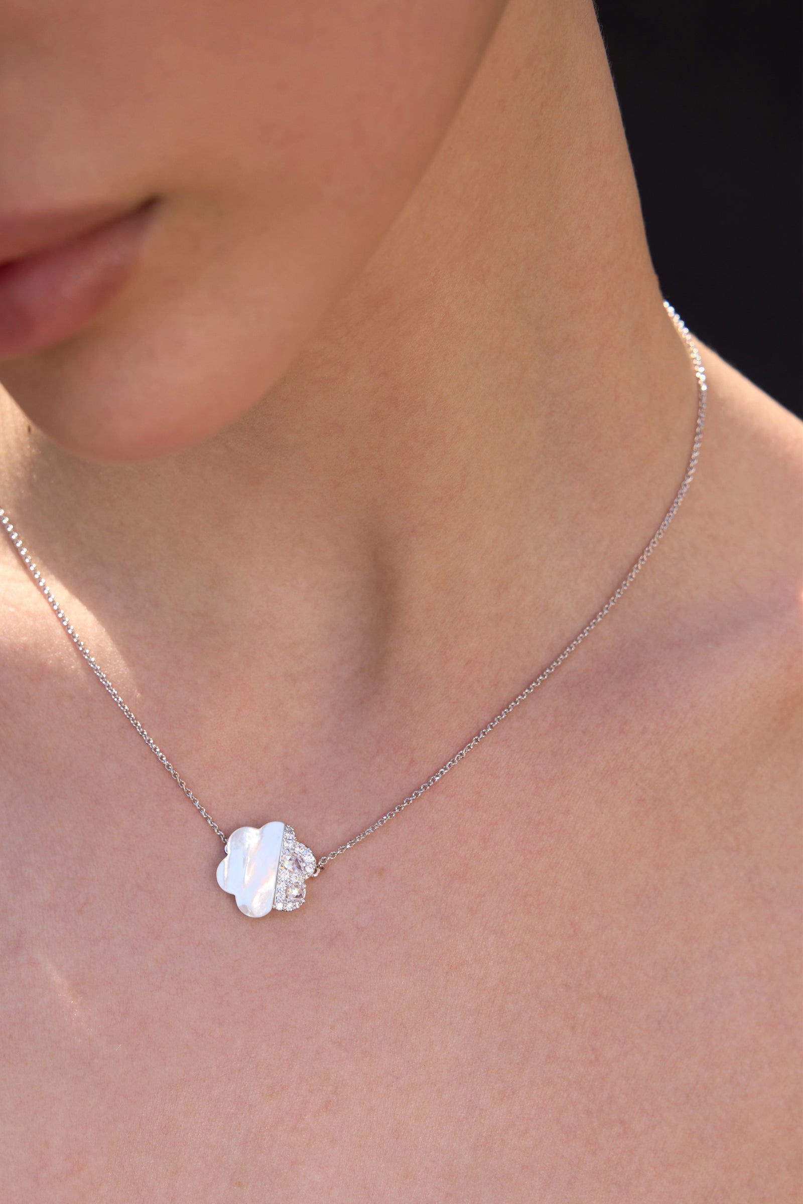 Shell Zircon Flower Necklace