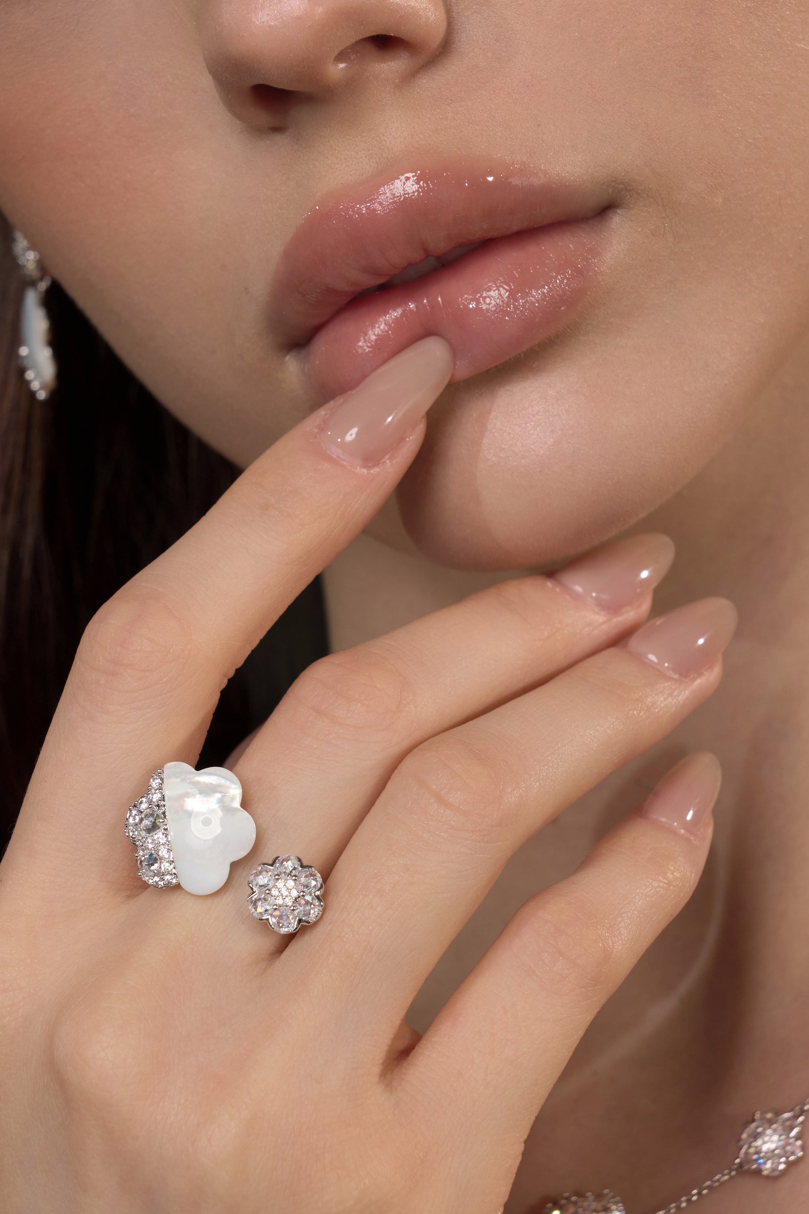 Dual Flower Shell Zircon Ring